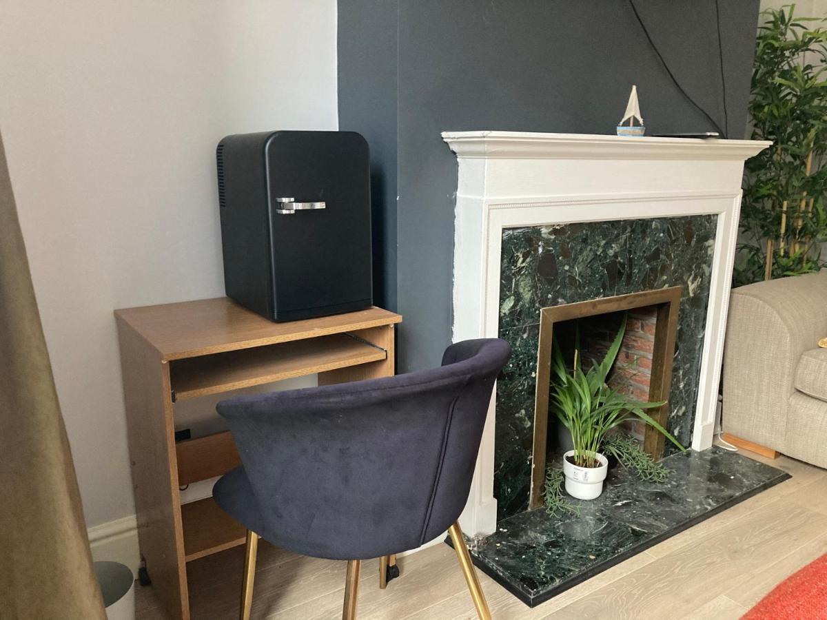 Cozy Private Room Londra Esterno foto