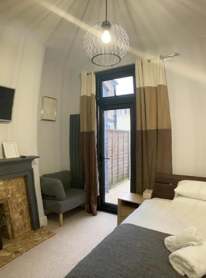 Cozy Private Room Londra Esterno foto