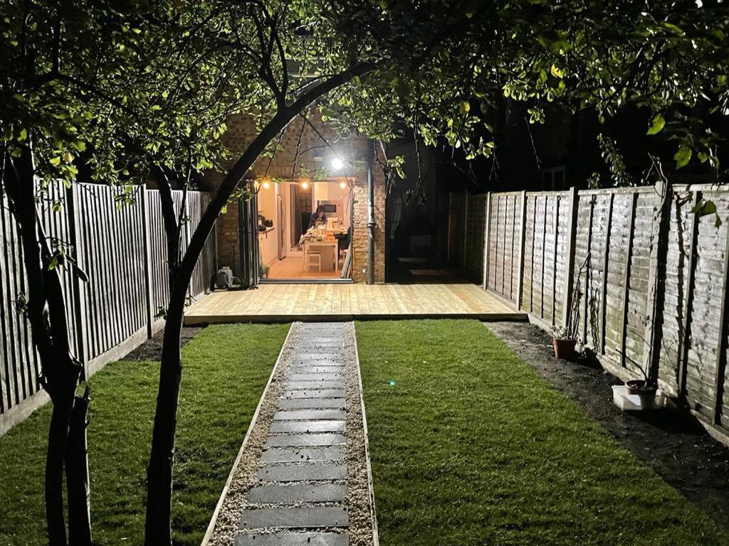 Cozy Private Room Londra Esterno foto