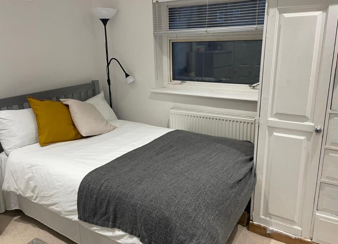 Cozy Private Room Londra Esterno foto